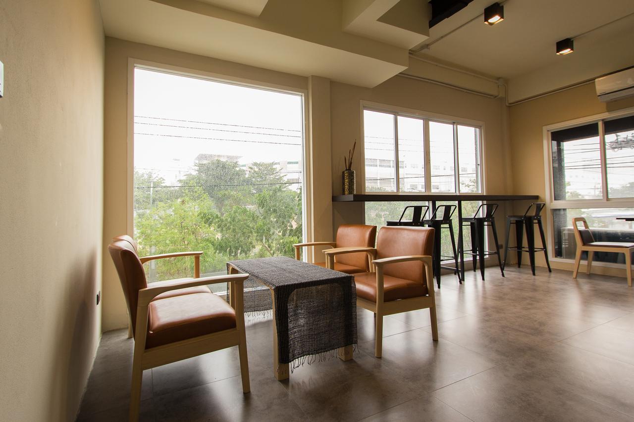 Lazy Sunday Hostel Bangkok Eksteriør bilde