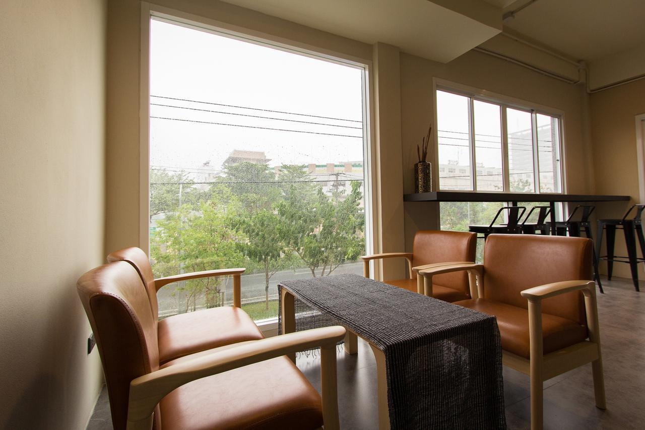 Lazy Sunday Hostel Bangkok Eksteriør bilde