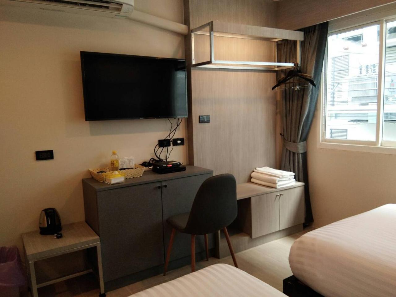 Lazy Sunday Hostel Bangkok Eksteriør bilde